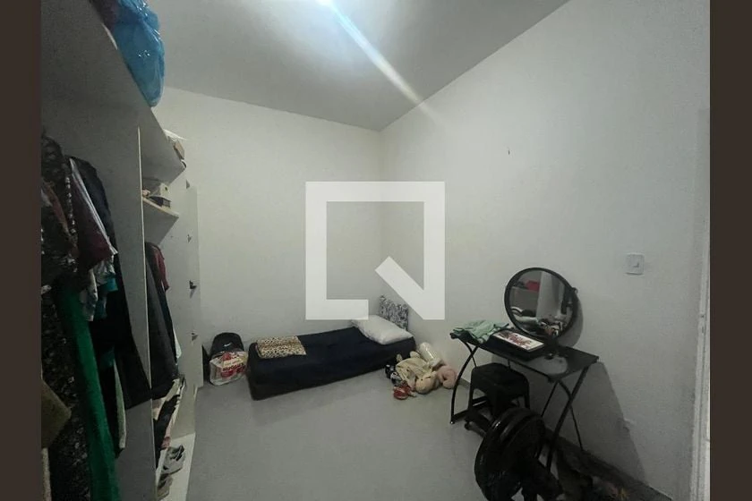 80 m² house with a walk-in closet and a home office — photo 26