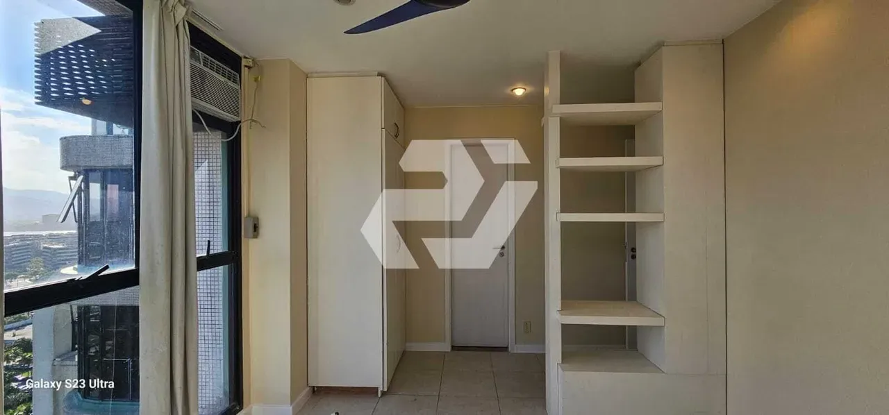 Apartment with 3 bedrooms, 5 bathrooms and balcony — photo 26