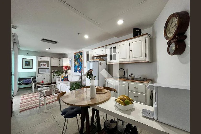 Apartamento mobiliado, 48 m², com janelas do piso ao teto — photo 6