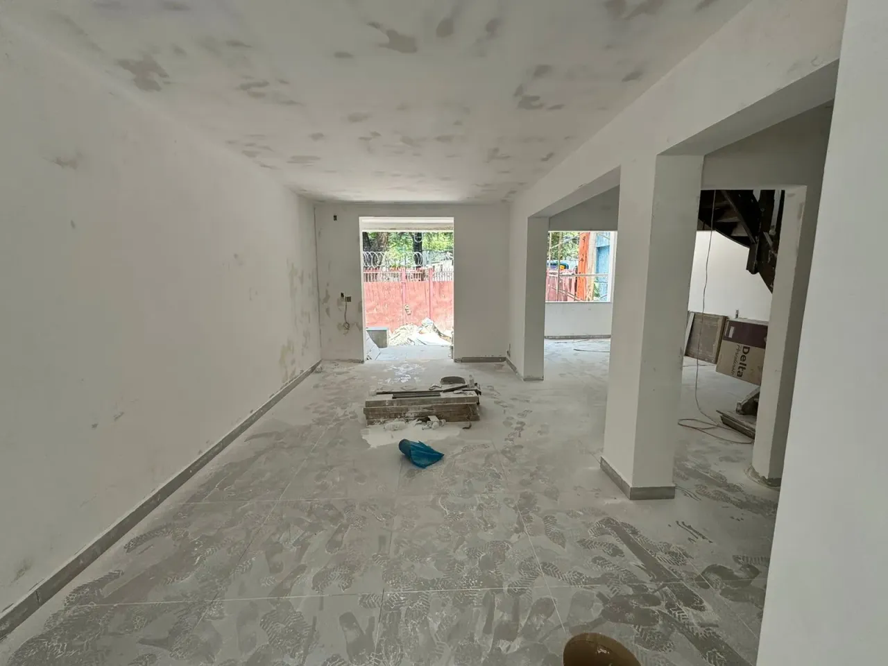 Unfurnished house with 5 bedrooms and 5 bathrooms — photo 2