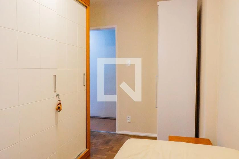 3-bedroom apartment in a building with a pool — photo 20
