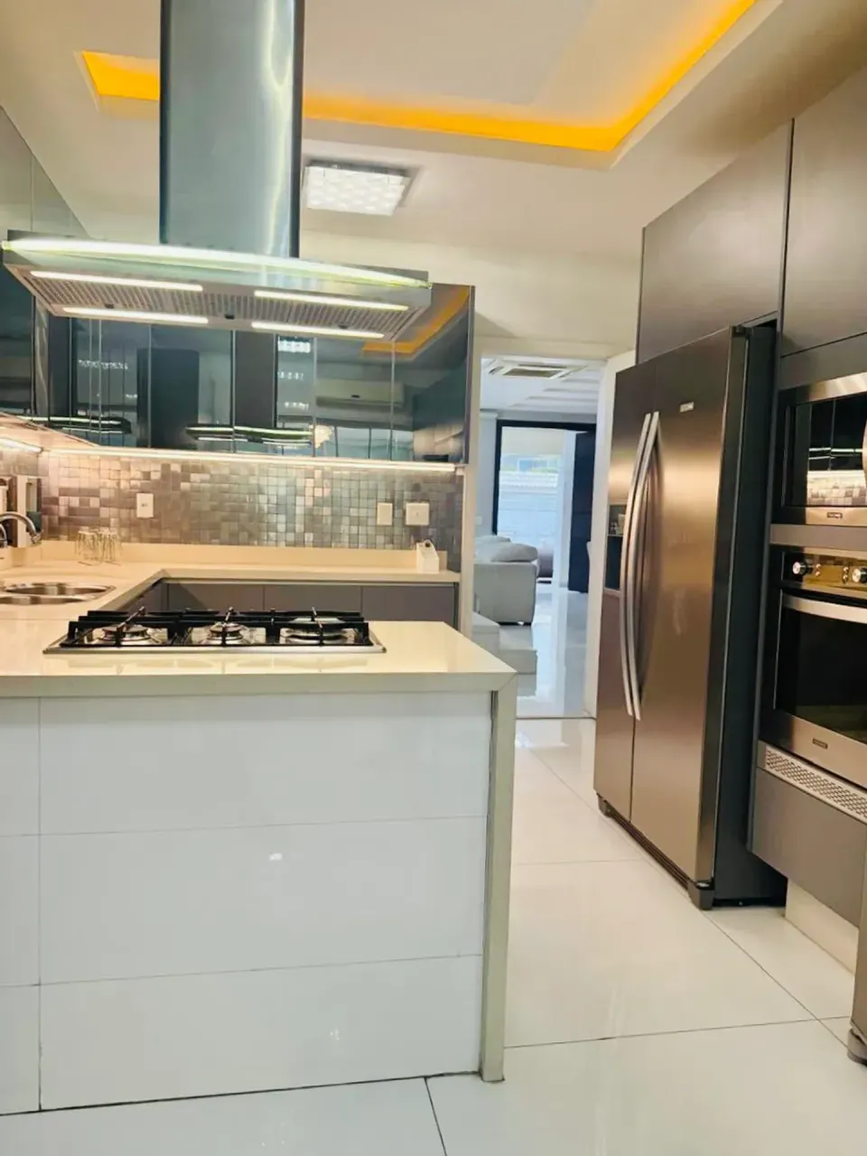 Casa mobiliada com cozinha integrada e 5 suítes — photo 9