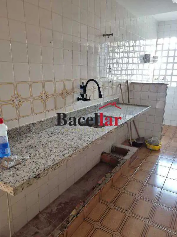 2-bedroom apartment in a building with a pool — photo 21