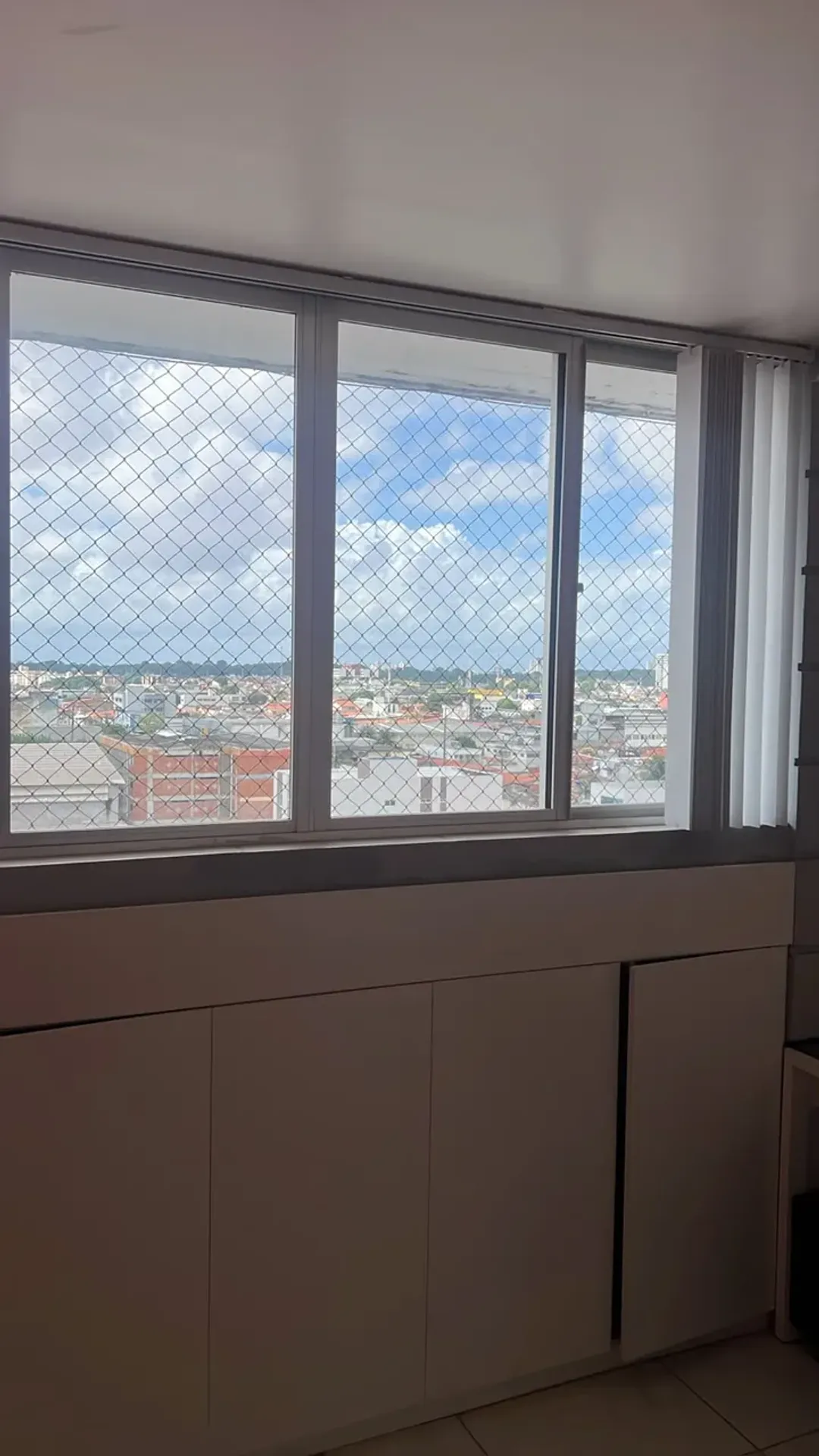Unfurnished 1-bedroom studio on the 6th floor with 1 parking spot