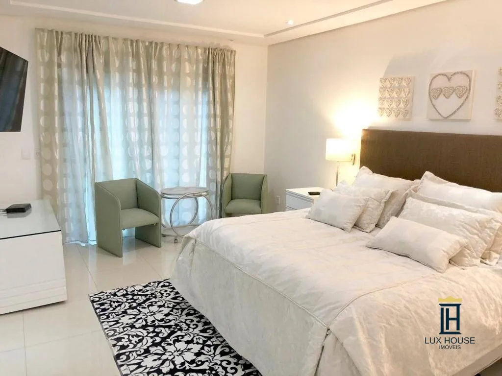 House with 7 bedrooms and 6 en-suites plus pool — photo 11