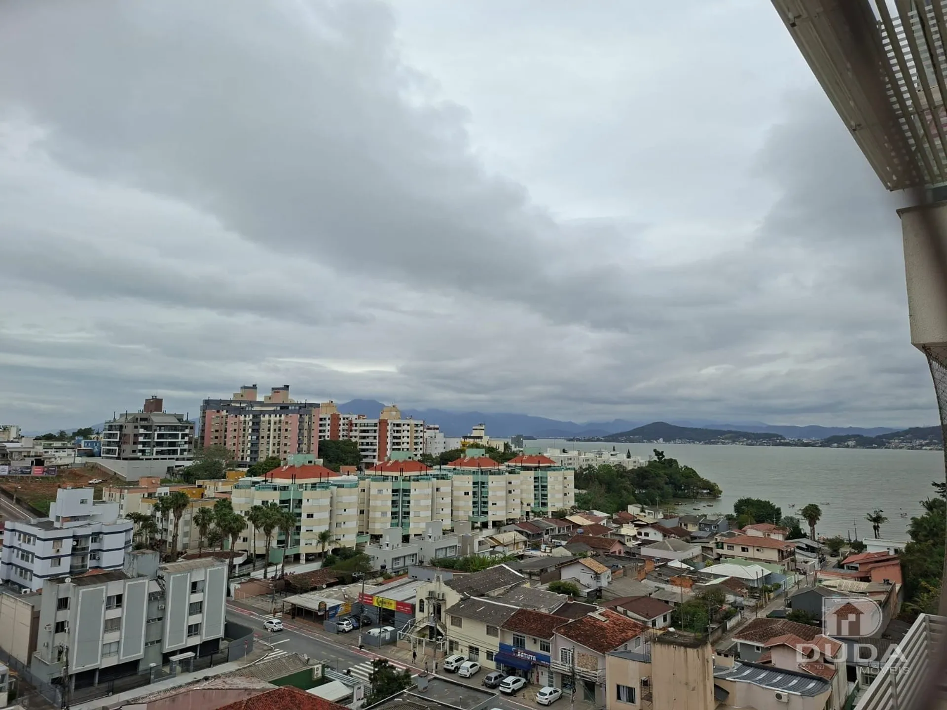 Apartment on the 10th floor with floor-to-ceiling windows — photo 77