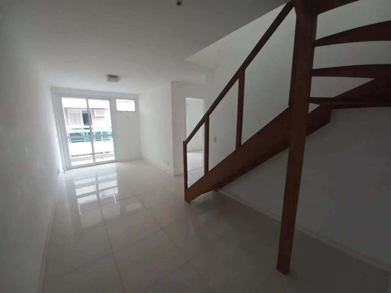 3-bedroom 3-bath apartment with 1 parking space — photo 3