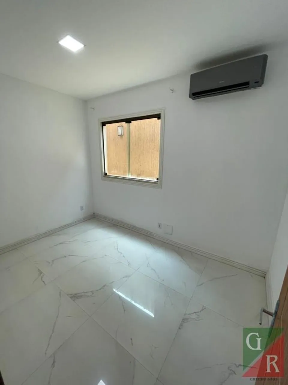 3-bedroom apartment with an open-plan kitchen