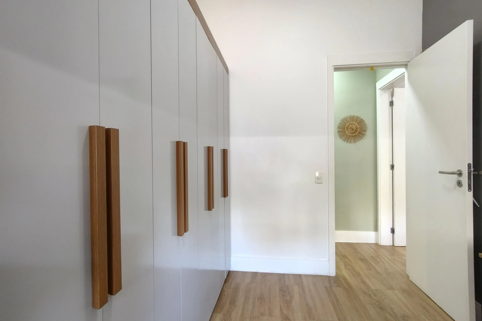 2-bedroom apartment in a building with a sauna — photo 61