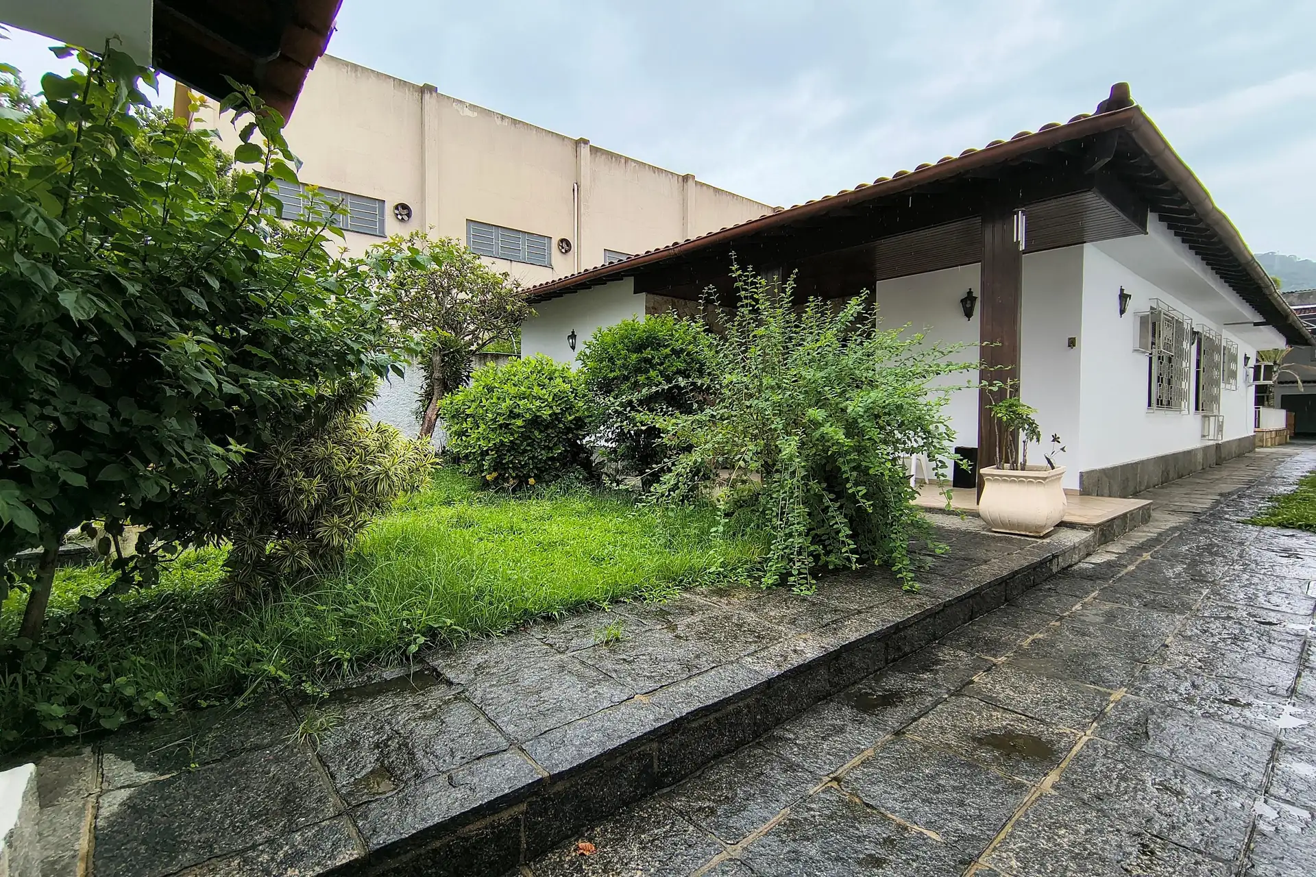 Jacuzzi y 3 dormitorios: casa de 742 m² — photo 91