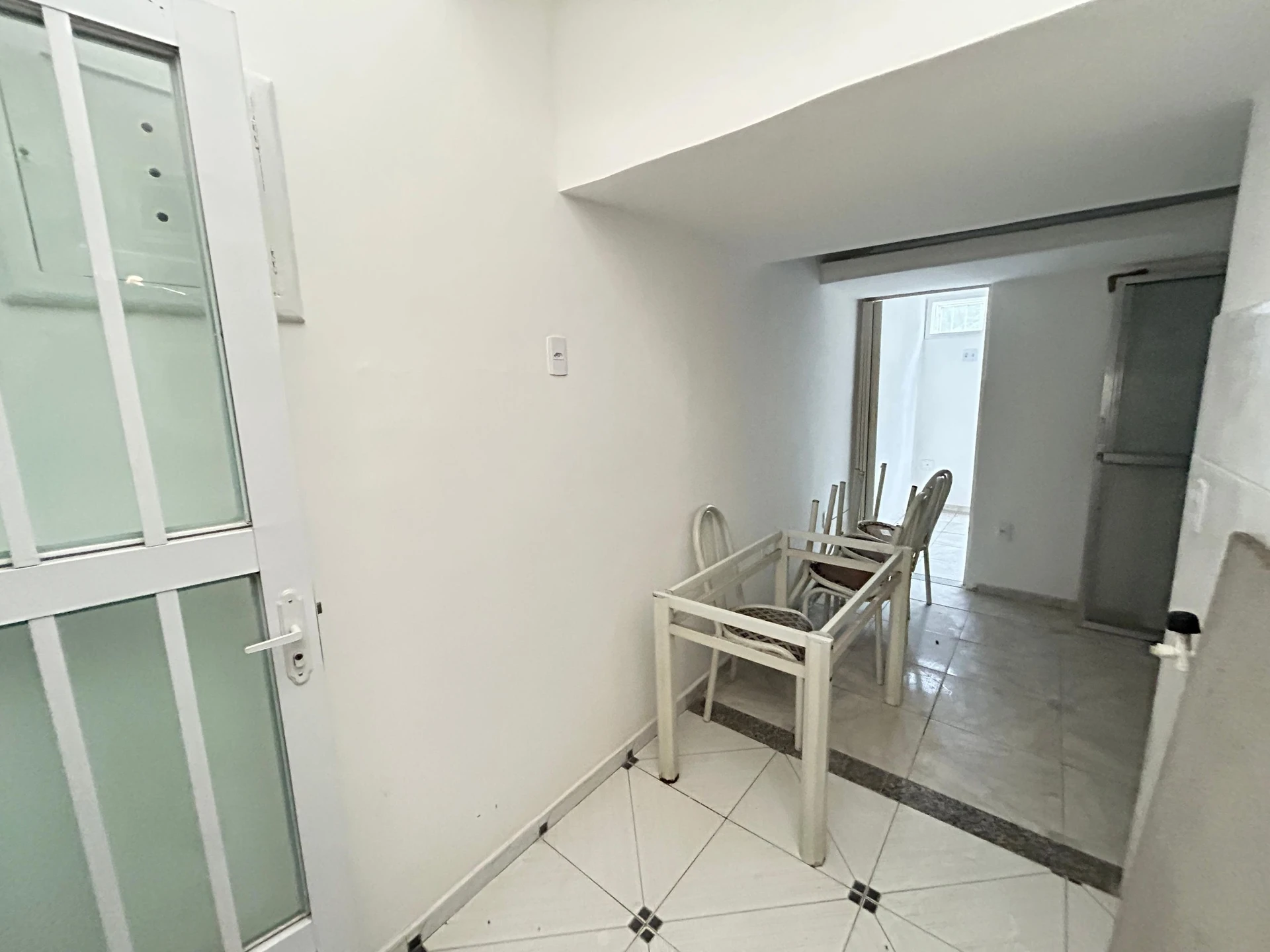 Rental studio kitnet with 1 bedroom and no parking — photo 11