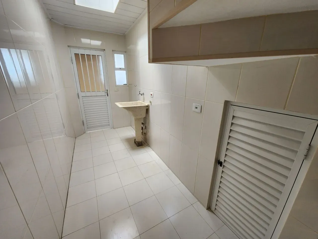 House with 3 bedrooms, 1 en-suite, private garden — photo 10