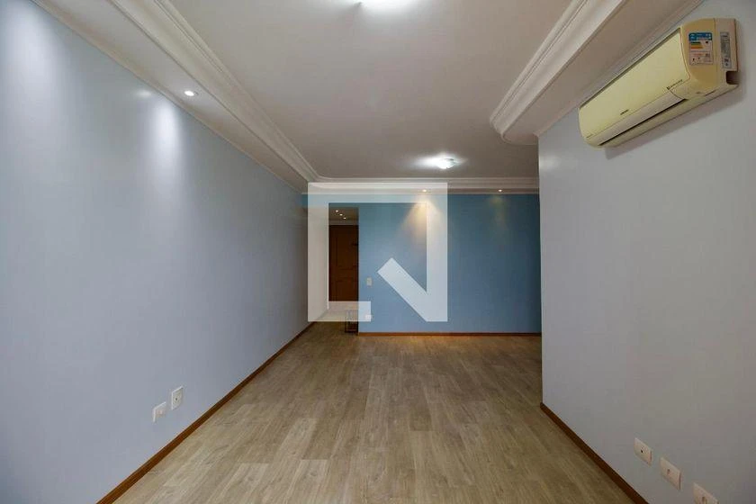147 m² apartment with a home office and a bathtub — photo 7