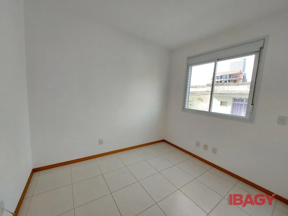 Home office in a 3-bedroom apartment, 77 m² — photo 13