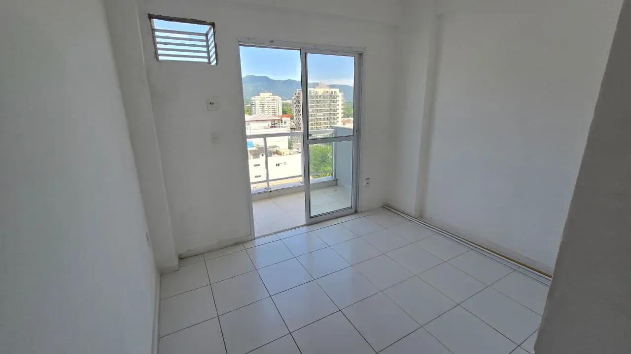2-bedroom apartment in a building with a gym — photo 14