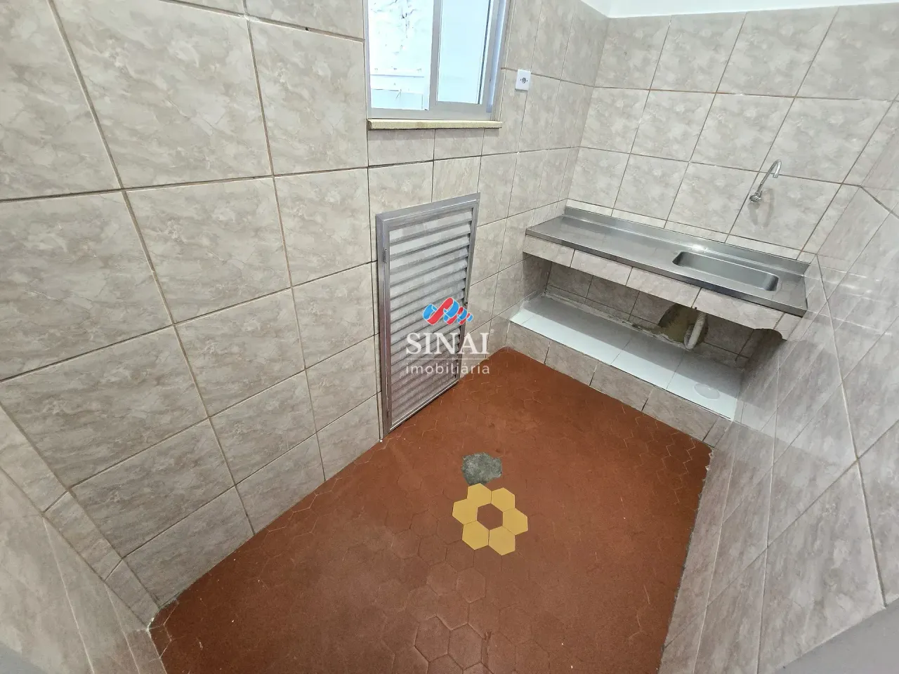 1-bedroom apartment with balcony and fitted kitchen cabinets — photo 12