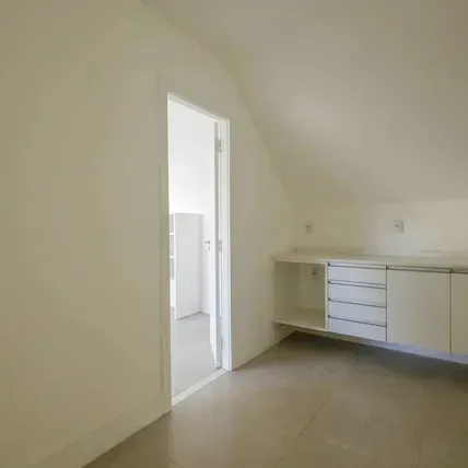 Furnished house, 470 m², with a bathtub — photo 22