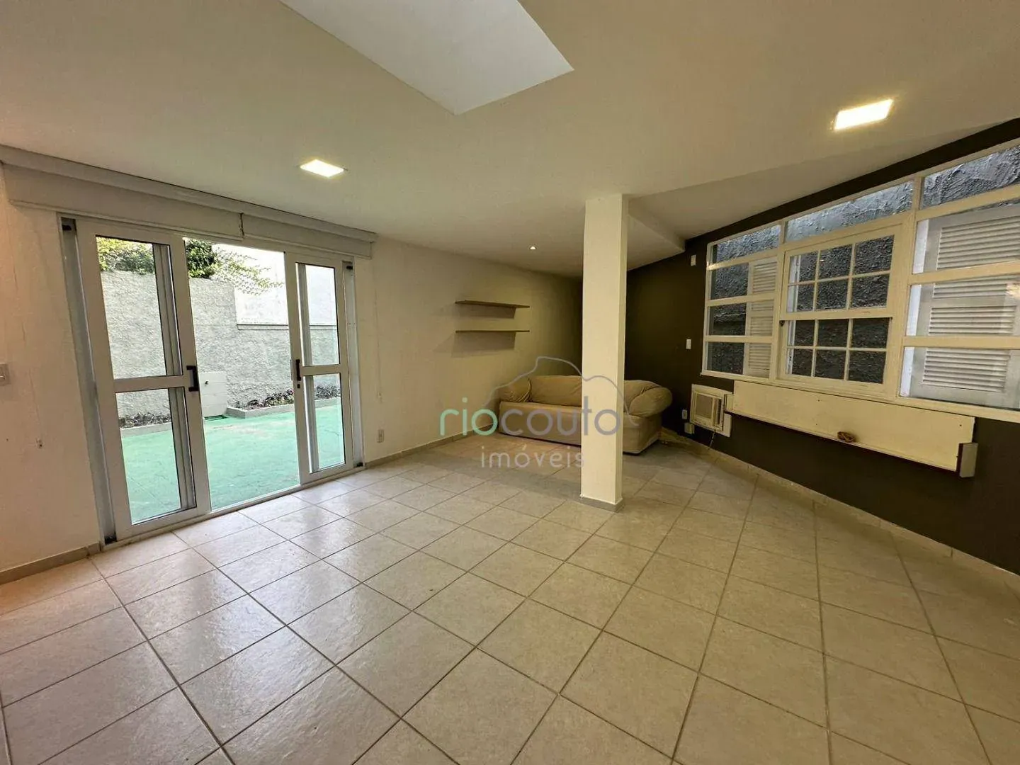 Casa com 5 quartos, 990 m² e 2 vagas, perto das janelas — photo 56