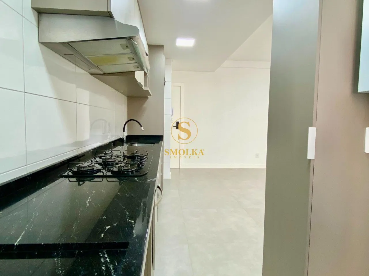 3-bedroom apartment with open-plan gas kitchen