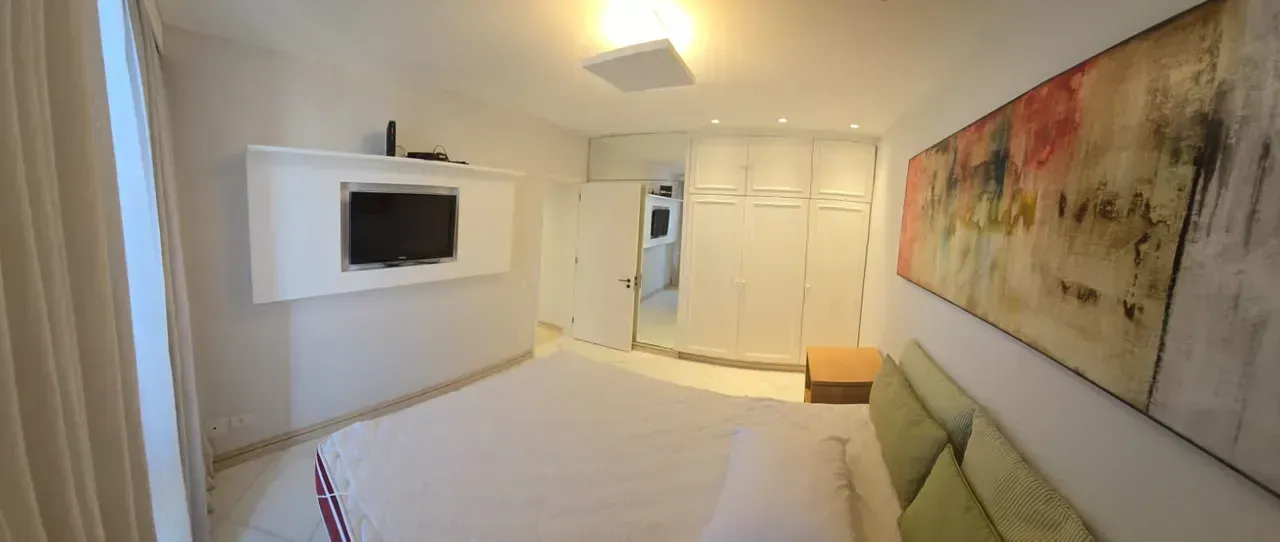 Furnished 2-bedroom apartment with open-plan kitchen — photo 9