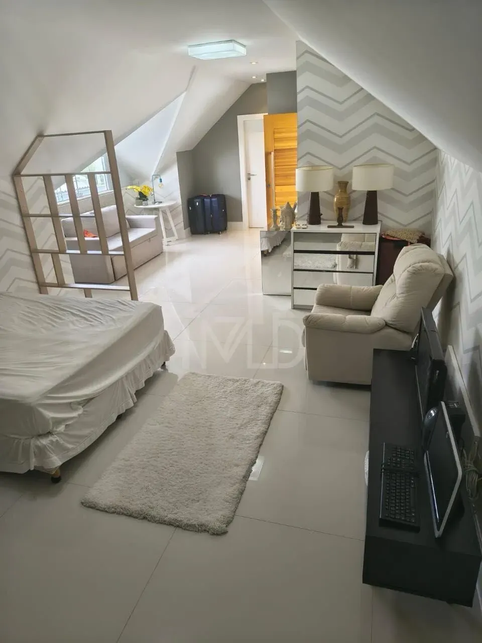 Furnished house with 4 bedrooms and 5 bathrooms — photo 5