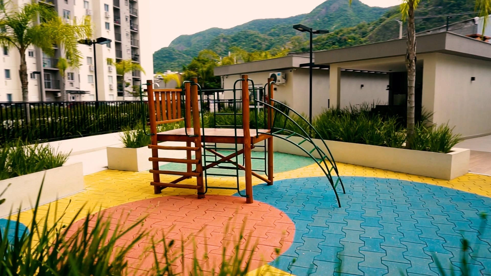 Apartamento mobiliado com varanda e churrasqueira na sacada — photo 17
