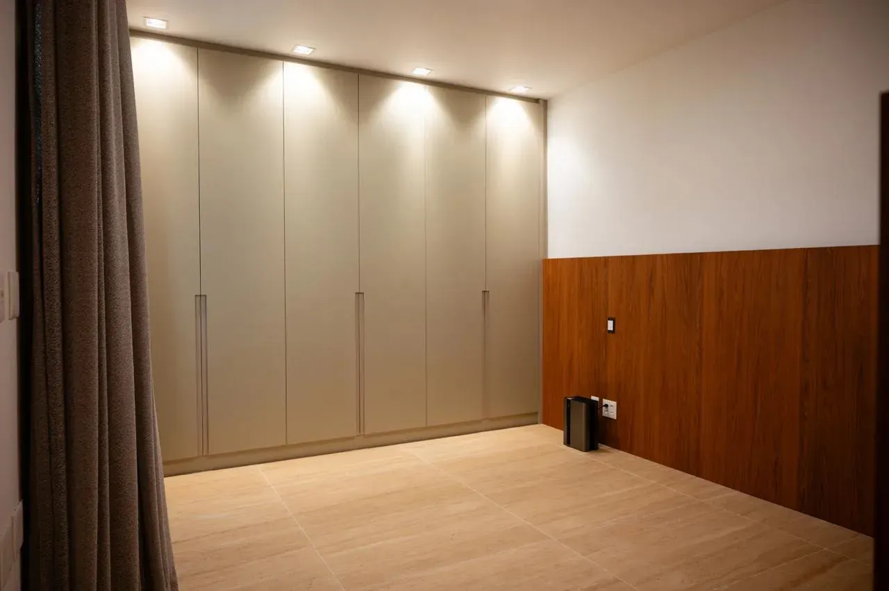 5-bedroom apartment, 1 with its own bathroom, 218 m² — photo 43