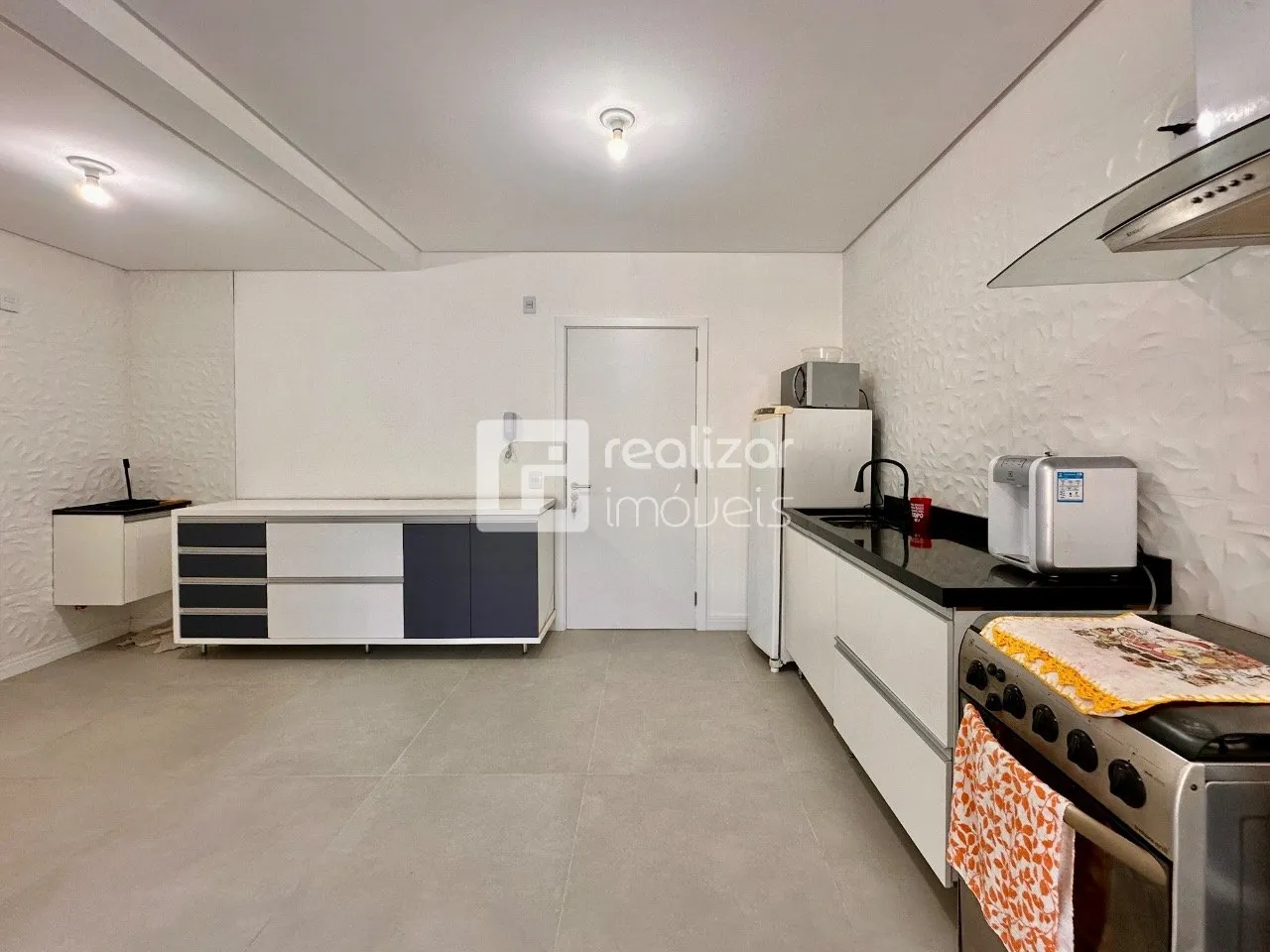 Furnished 2-bedroom apartment with integrated kitchen — photo 8