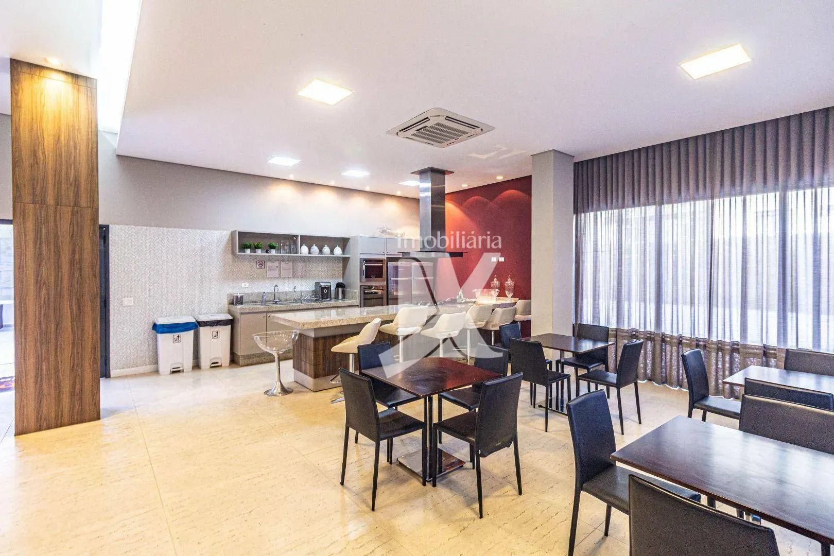 Furnished 2-bedroom apartment with open-plan kitchen — photo 30
