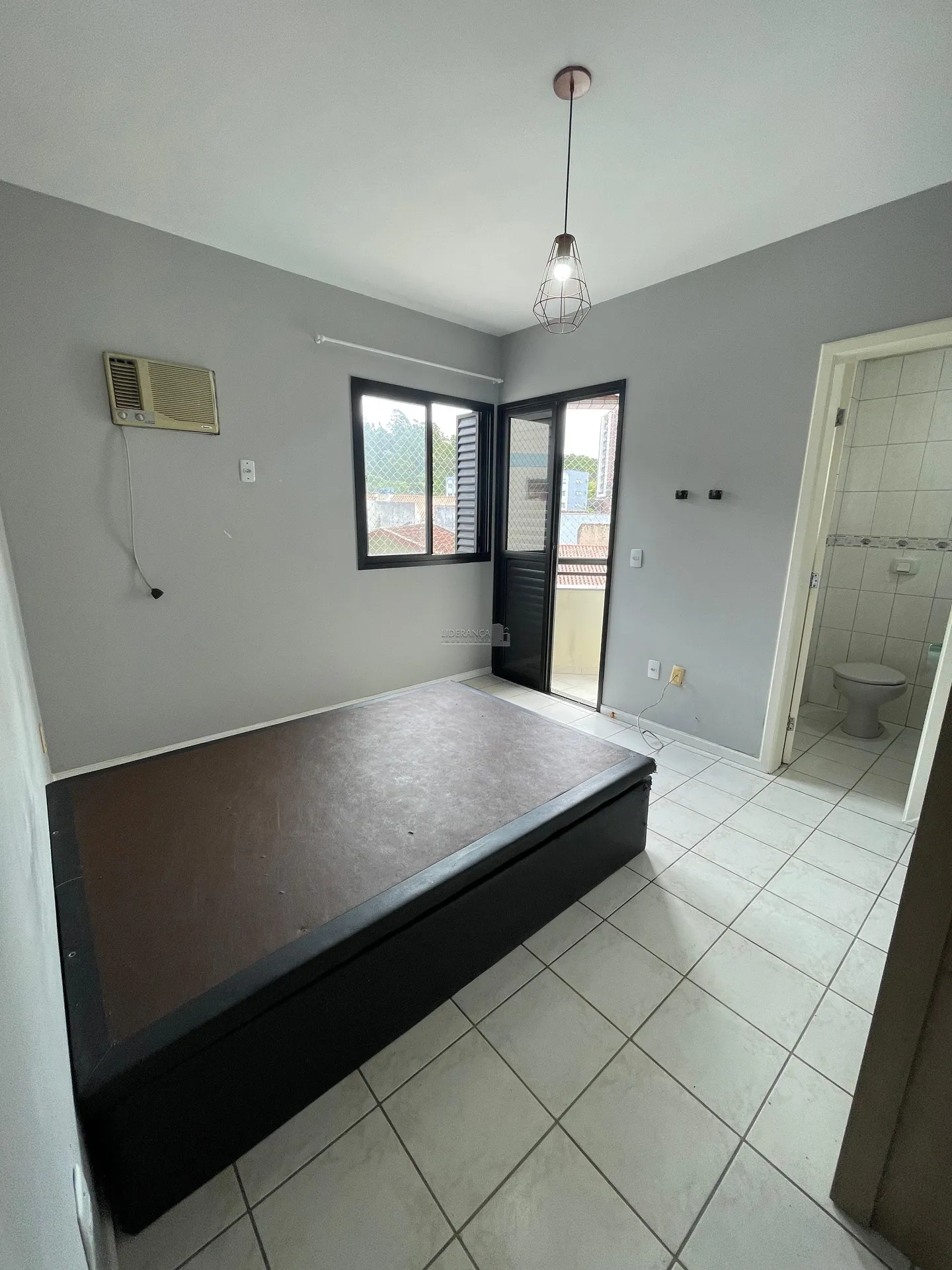 Квартира с 3 спальнями и 1 спальней с ванной, 105 м² — photo 5
