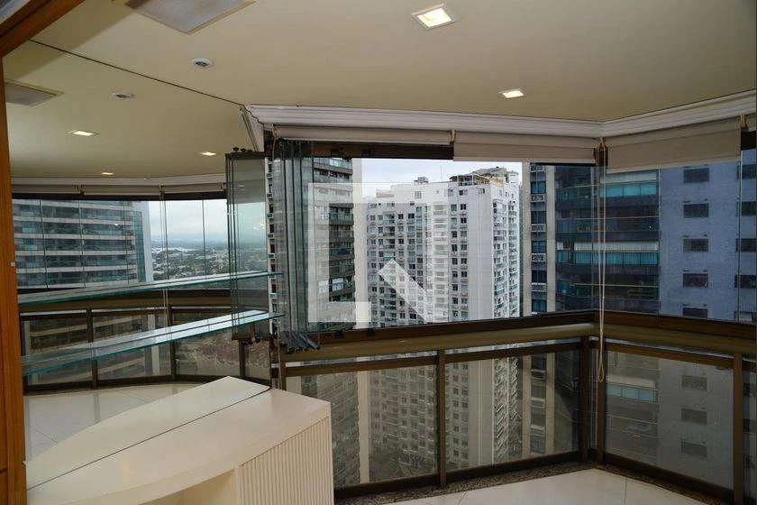 3-bedroom apartment with a water view — photo 7
