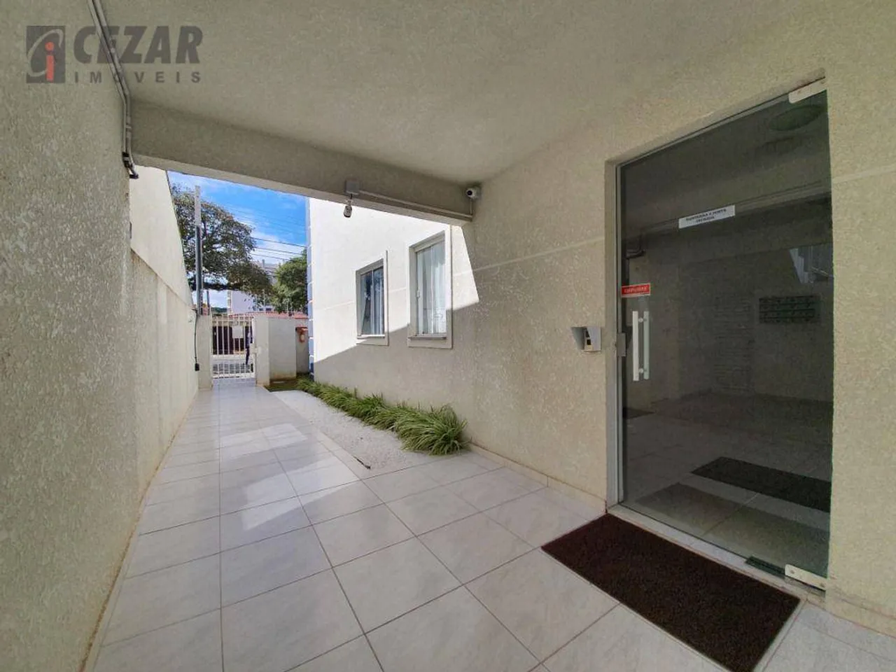 Studio with compact gas cooktop and private garden — photo 8