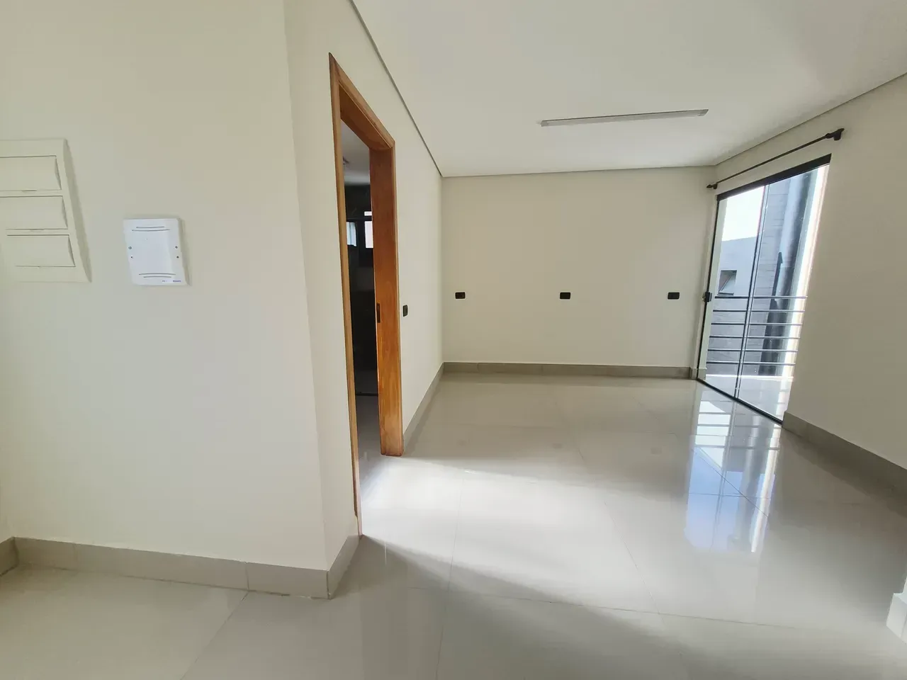 House with 3 bedrooms, 3 baths and a gas stove — photo 11