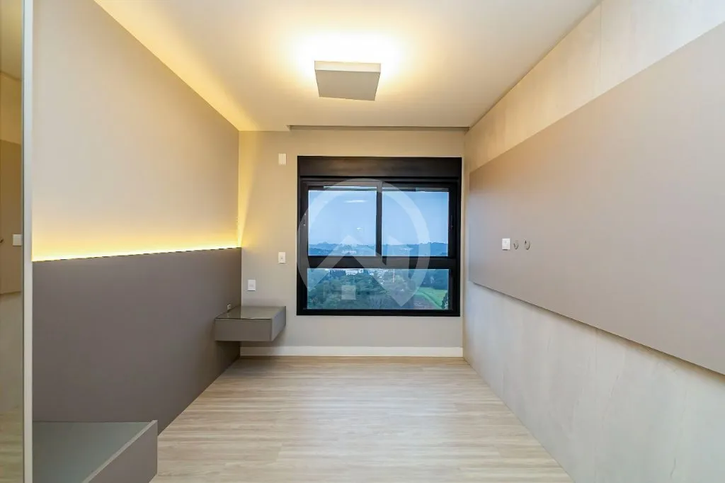 2-bedroom apartment with open-plan kitchen and parking — photo 14