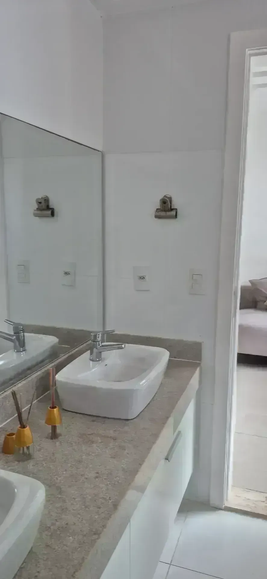 Furnished triplex house with 4 bedrooms and 5 baths — photo 29