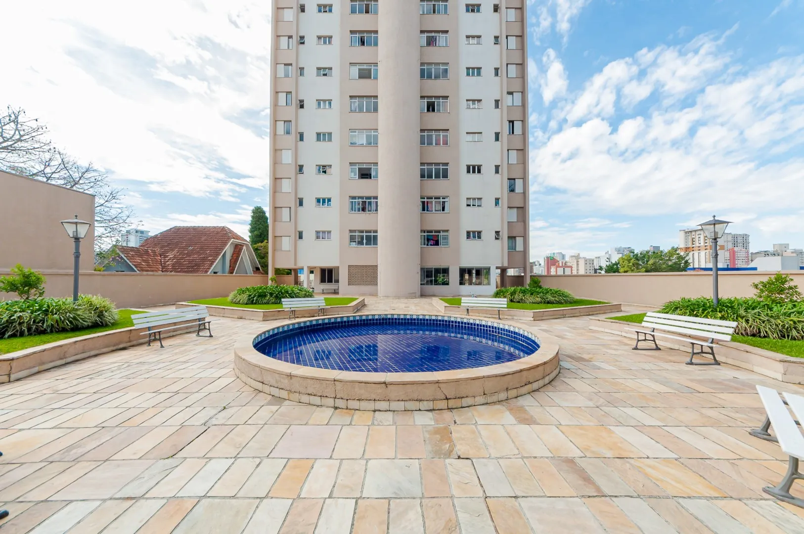 4-bedroom 239 m² apartment with 2 parking spots and 1 suite — photo 30