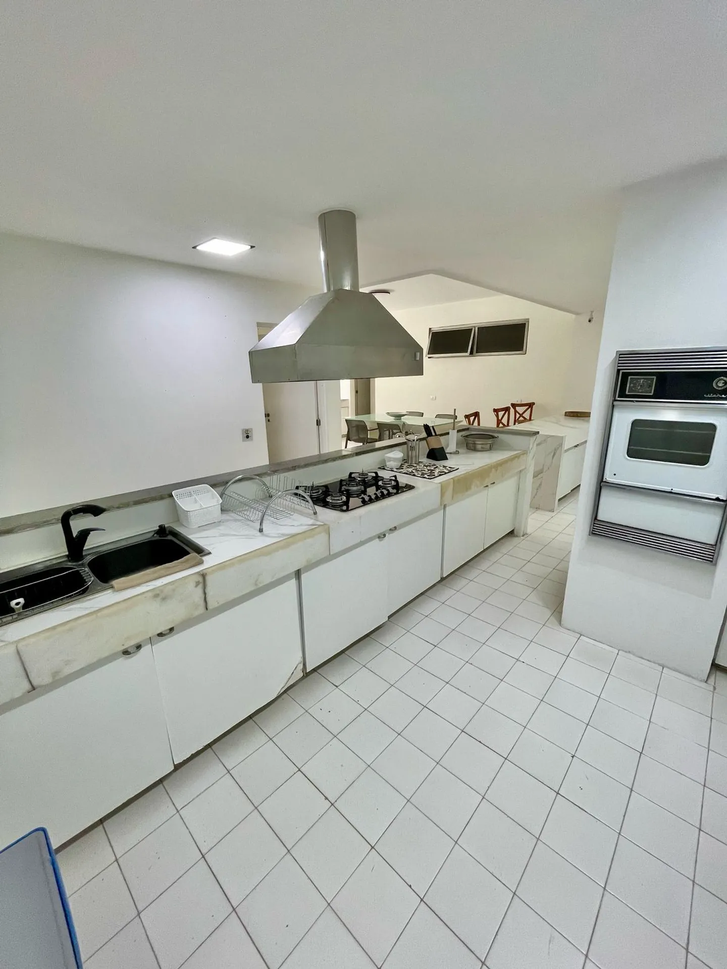 Apartment with 5 bedrooms and 5 bathrooms and open kitchen — photo 11