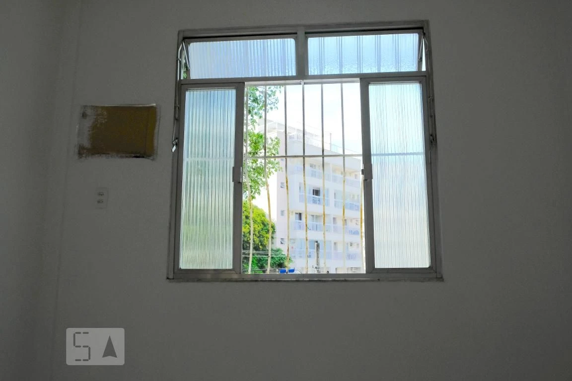 Apartamento sem mobília com cozinha separada e lavanderia — photo 32
