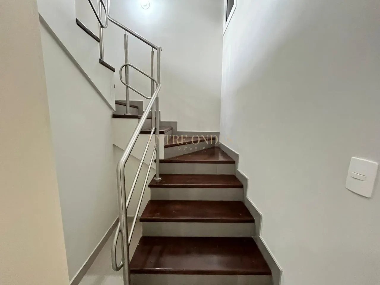 Water view in a 4-bedroom house, 263 m² — photo 61
