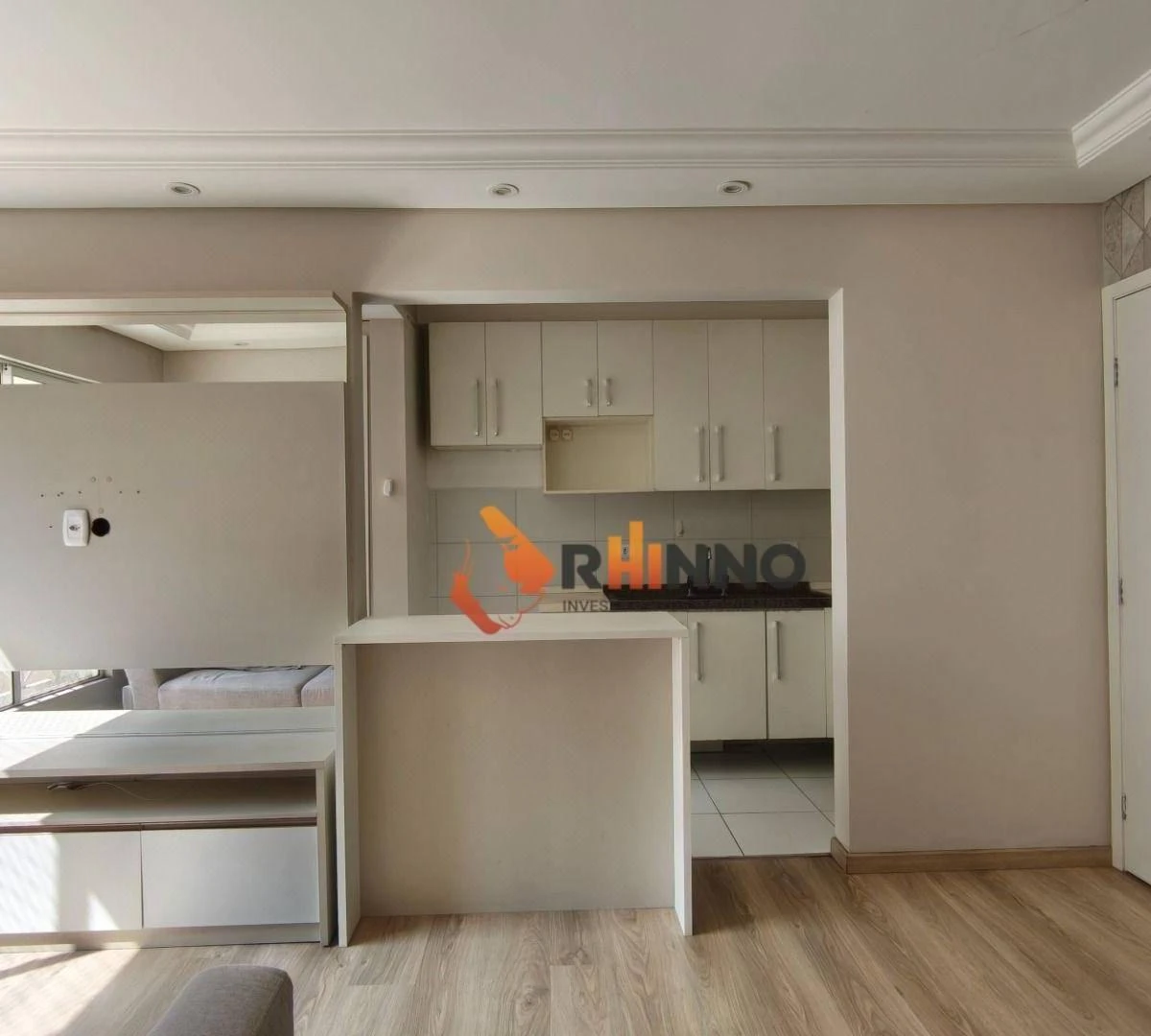 Apartment, 50 m², with wood or laminate floors — photo 2