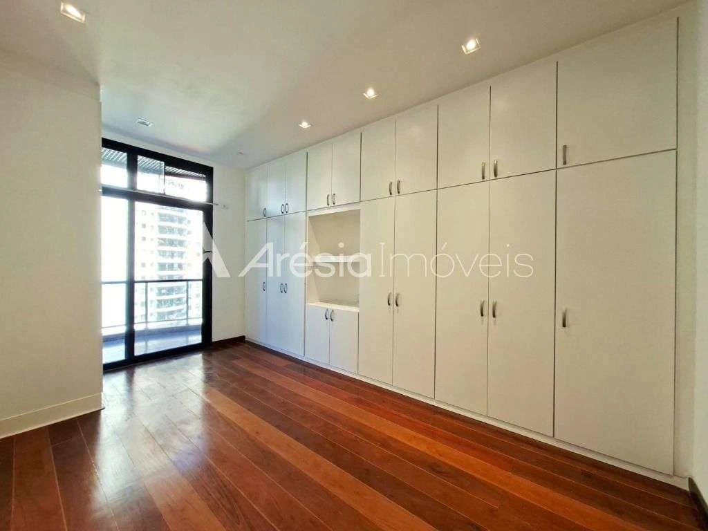 3-bedroom apartment with 140 m² and city-view windows — photo 11