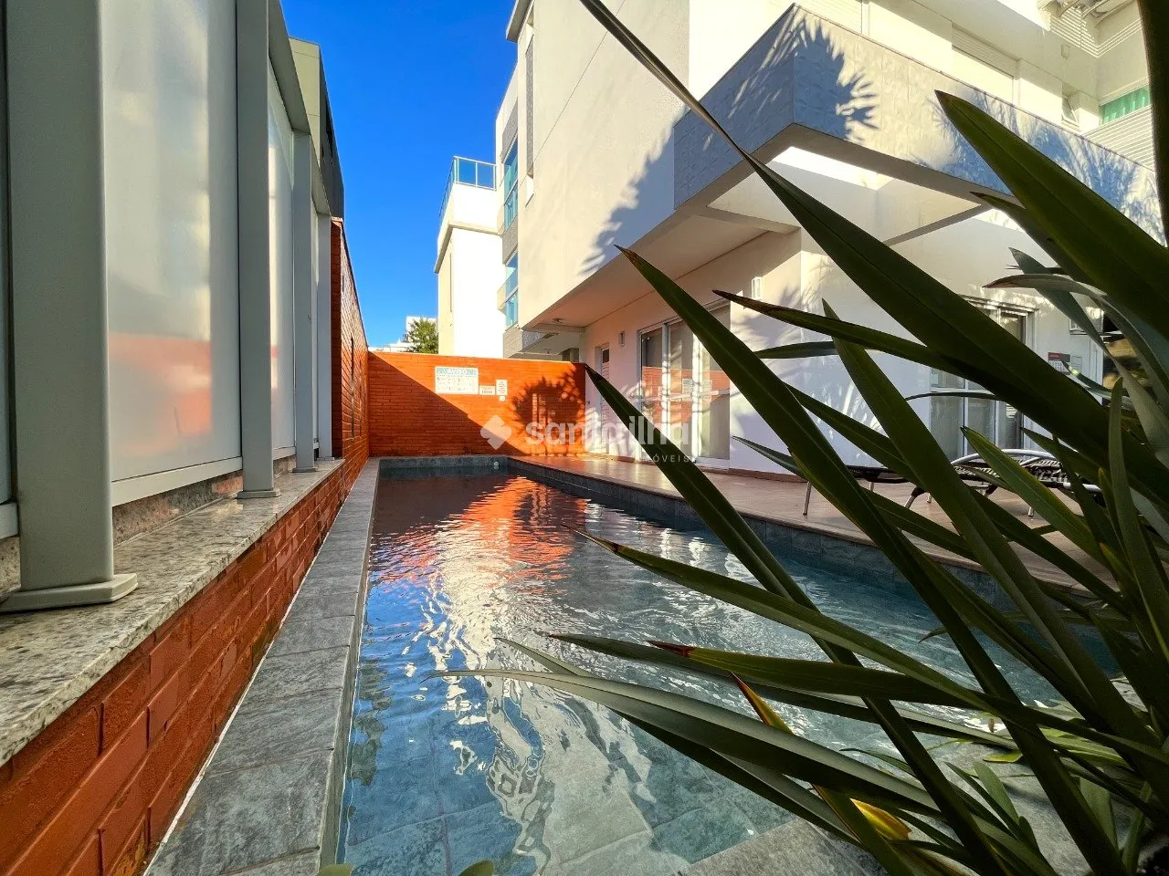 Furnished 2-bedroom apartment with balcony — photo 3