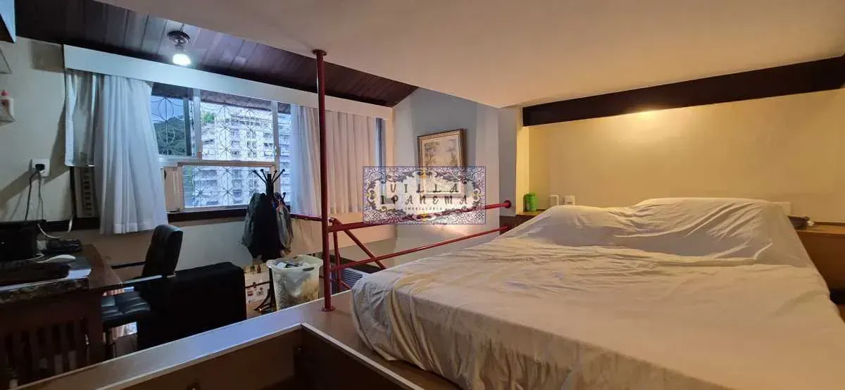 350 m² penthouse with 5 bedrooms and a glass balcony — photo 54