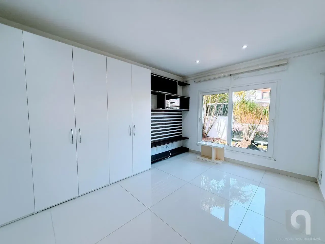 House with 4 bedrooms and 5 baths, 740 m² and 3 parking — photo 8
