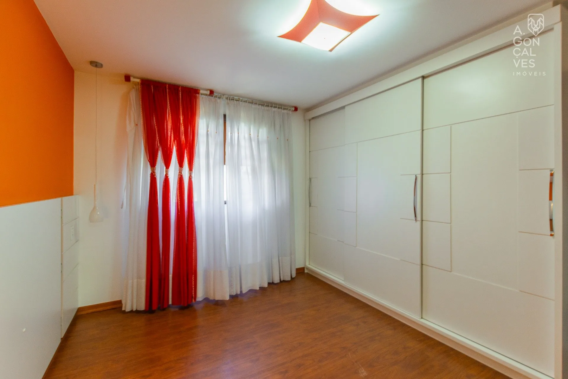 3-bedroom house with a home office — photo 24