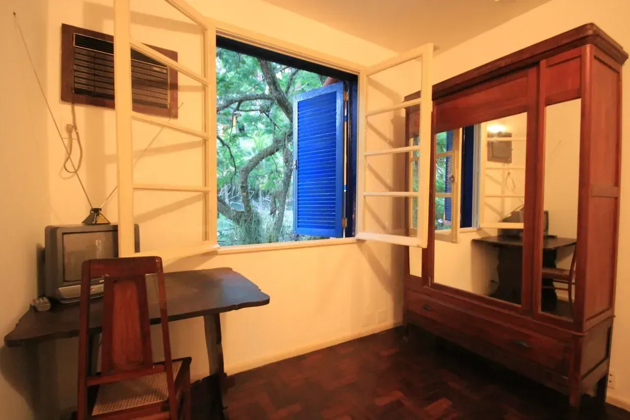 Furnished 2-bedroom apartment with 2 bathrooms — photo 10