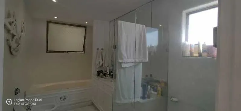Residential apartment with 4 bedrooms and 4 bathrooms — photo 10