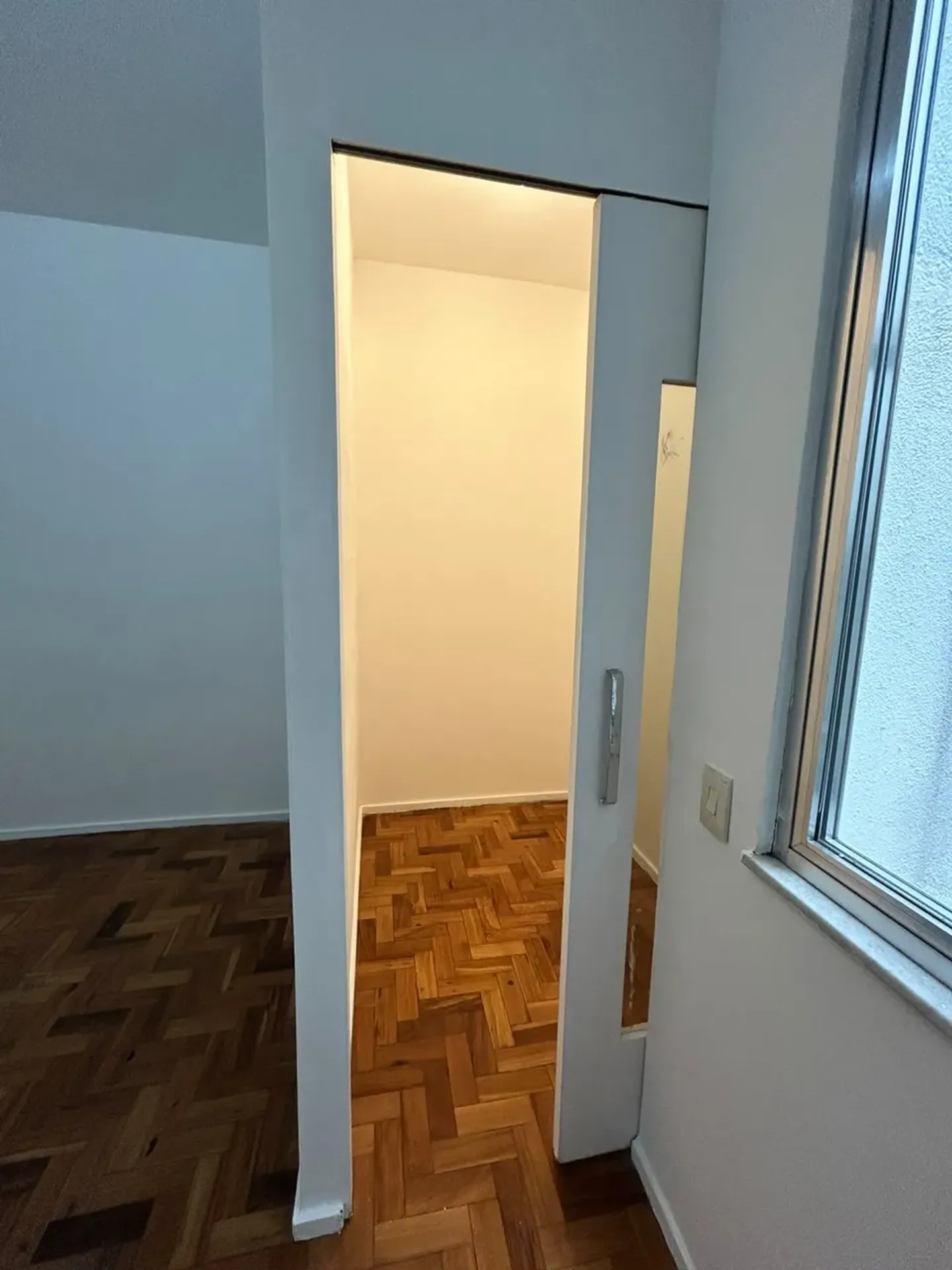 2-bedroom apartment with a walk-in closet — photo 11