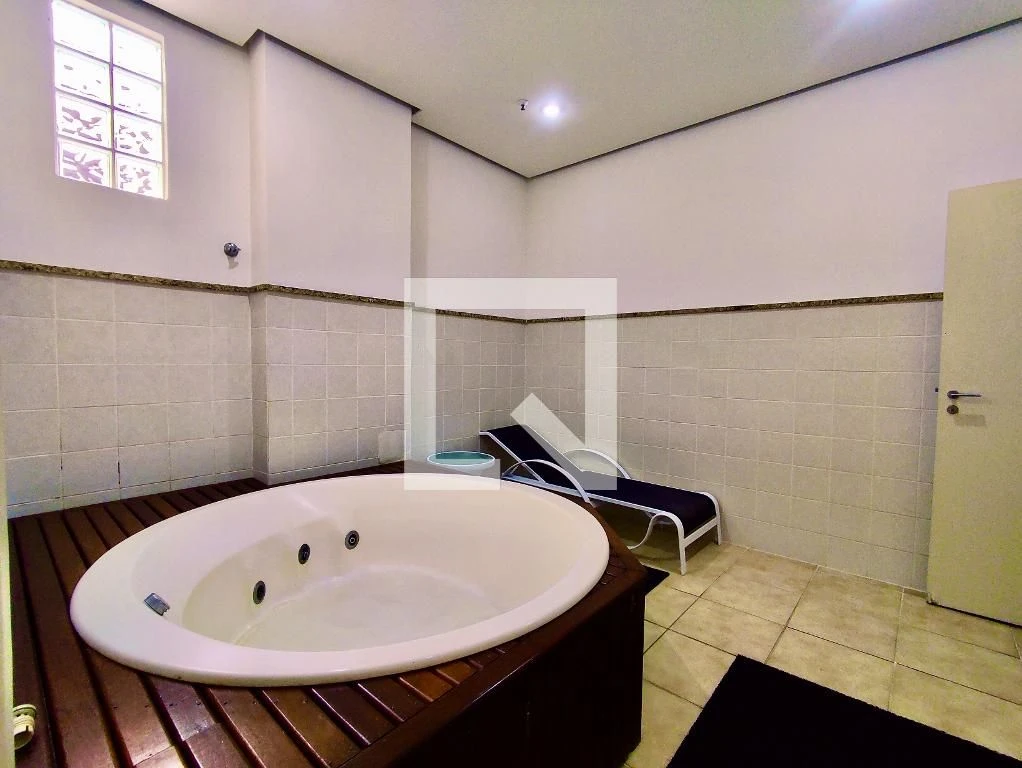 Furnished 1-bedroom apartment with open kitchen — photo 10