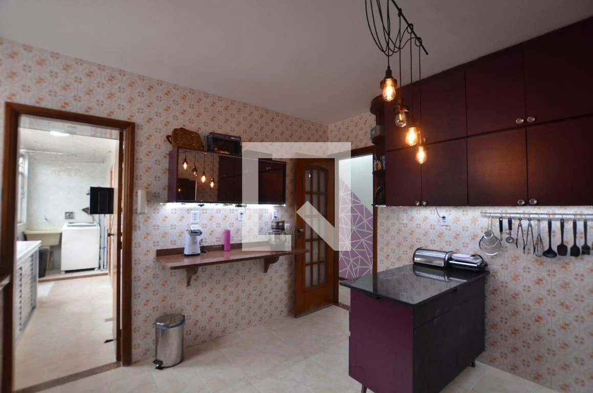 80 m² apartment with a walk-in closet and a home office — photo 4